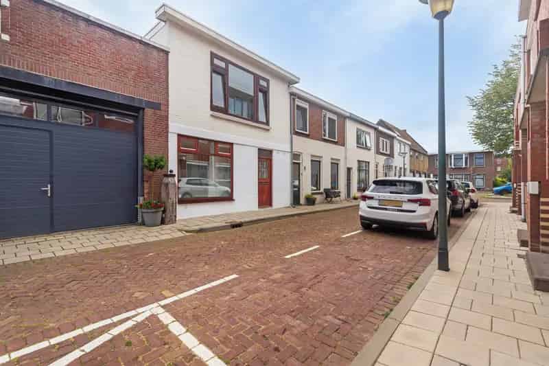 Gezellige 3-kamer Tussenwoning Vlaardingen Tuin Dakterras