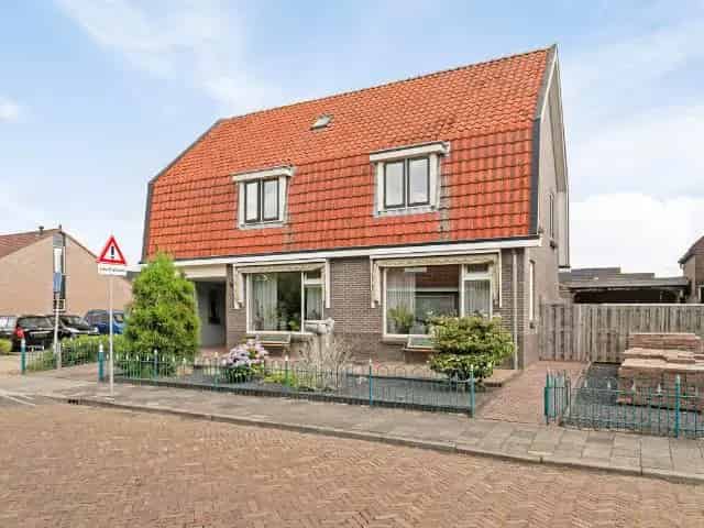 Royale vrijstaande woning te koop in Bunschoten Spakenburg