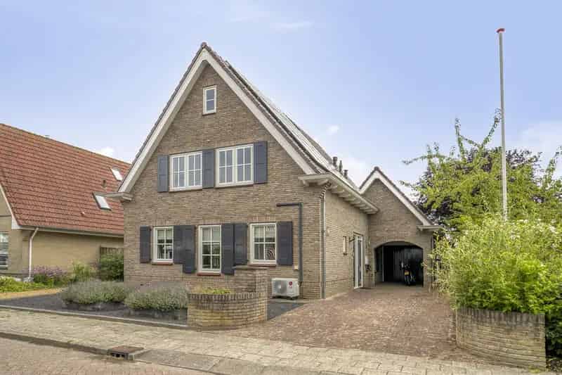 Huis Te Koop , 4, Van Zeylstraat, Oud-Vossemeer, Zeeland