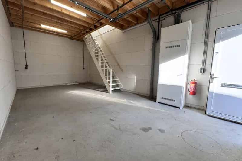 Bedrijfsunit te huur Almere Buiten 80m2