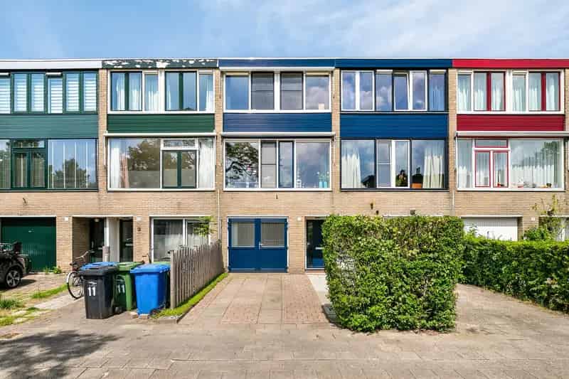 Instapklare 6-kamer woning Ommoord 5 slaapkamers