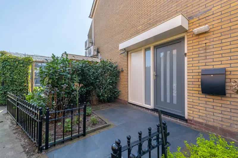Moderne 2-onder-1-kap woning te Maartensdijk