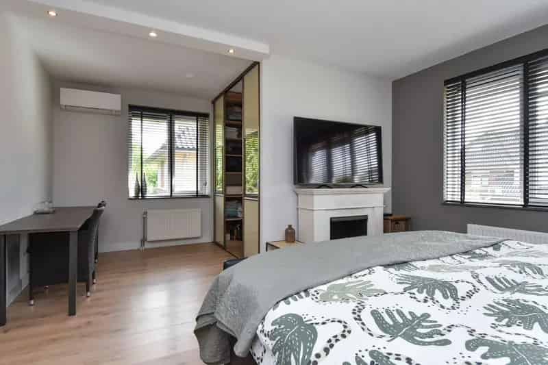 Royale Tweekapper s Gravenhout 5 Slaapkamers 2 Badkamers Garage Tuin