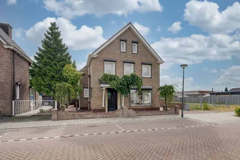 Huis te koop: Dorpsstraat 284-A 4711 EP St. Willebrord | Funda