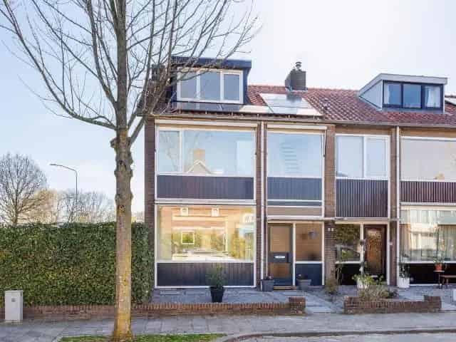 Hoekwoning Nijmegen Hees Royale Tuin Garage