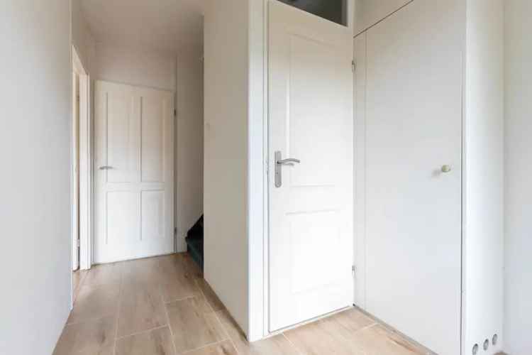 Huis Te Koop , 21, van Alcmaerlaan, Hoogmade, Zuid-Holland