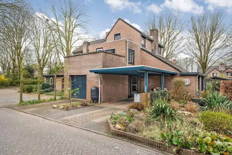 Ruime Geschakelde Woning Raalte Garage Carport 6 Zonnepanelen