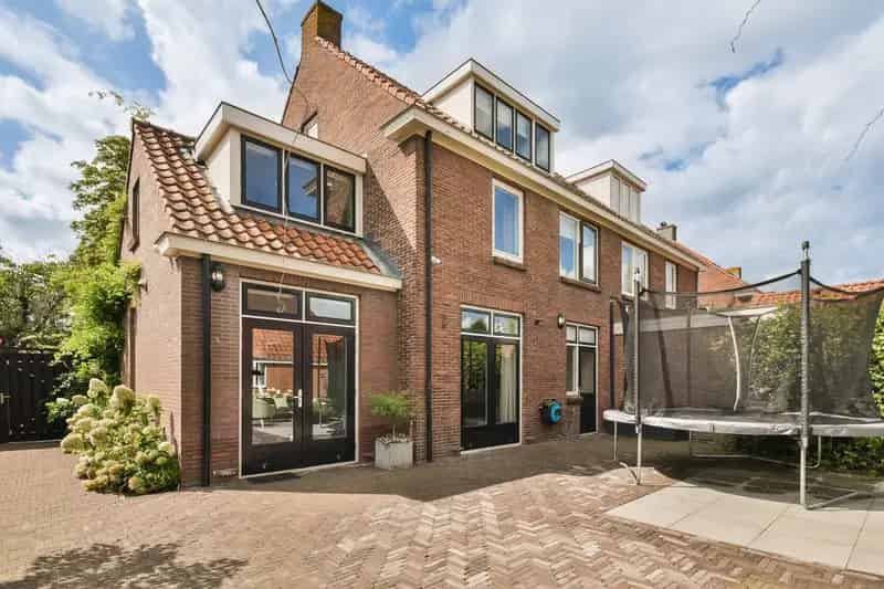 Huis te koop Loenen aan de Vecht 5 slaapkamers tuin garage