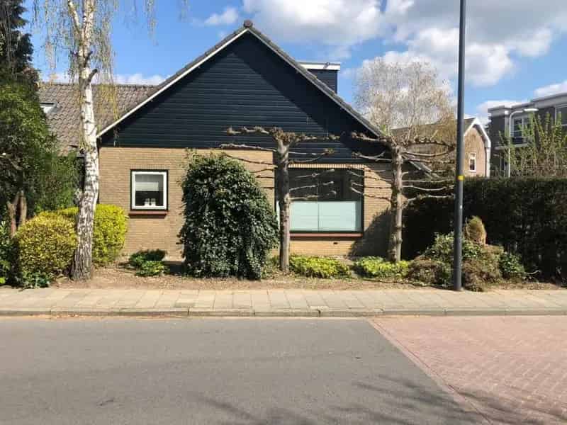 Te Huur: Gemeubileerde Tweekapper Bemmel 3 slaapkamers 2 badkamers Grote Tuin