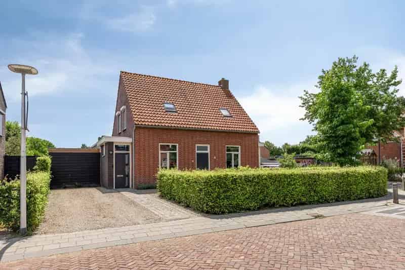 Vrijstaande woning Rijsbergen 4 slaapkamers moderne keuken tuin