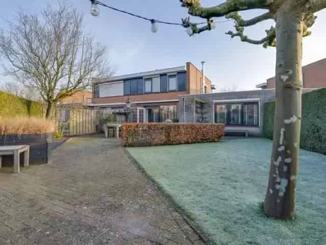 Ruim 2-onder-1-kap huis Purmer Zuid Grote Tuin Nabij Purmerbos