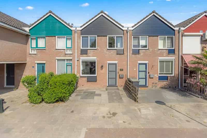 Gerenoveerde gezinswoning 3 slaapkamers Sterrenburg Dordrecht