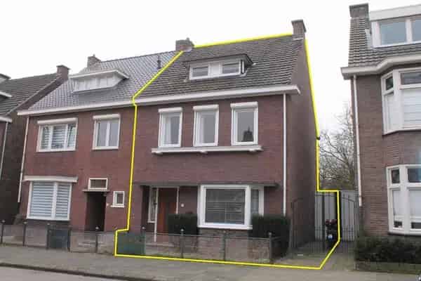 Ruime Hoekwoning Geleen Nabij Centrum en Park
