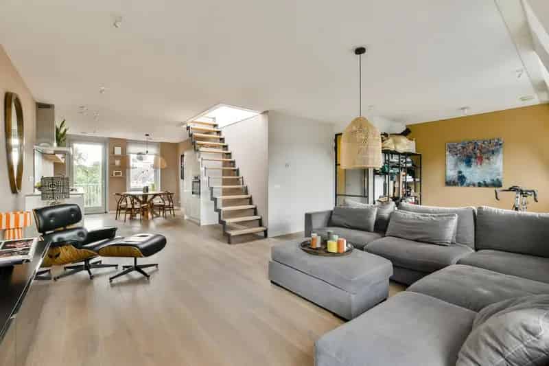 Amsterdamse Grachtenpand: Ruim Appartement met Dakterras