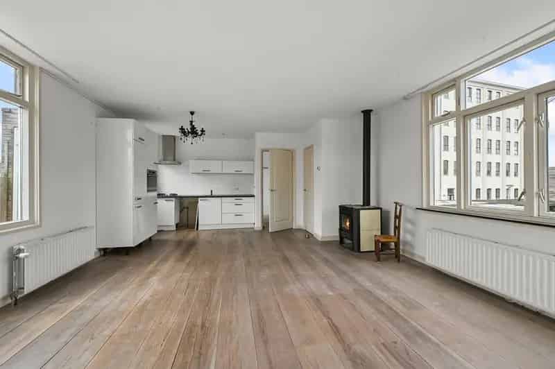 Appartement Zaandam: 2 Slaapkamers, Dakterras, Nabij Station