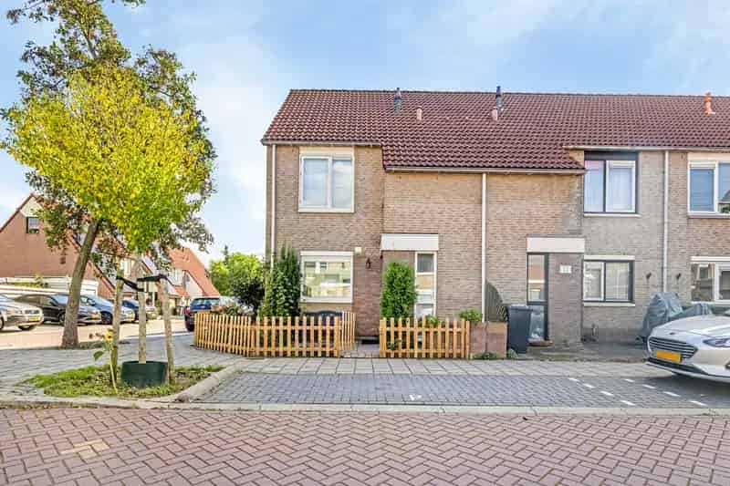 Ruime Hoekwoning met Garage te Zaandam - Westerwatering