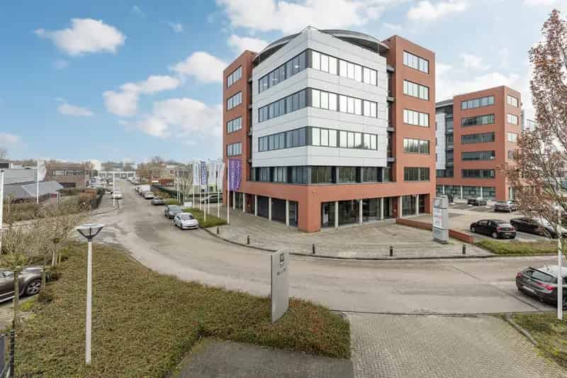 Kantoorruimte te huur Best 251m2