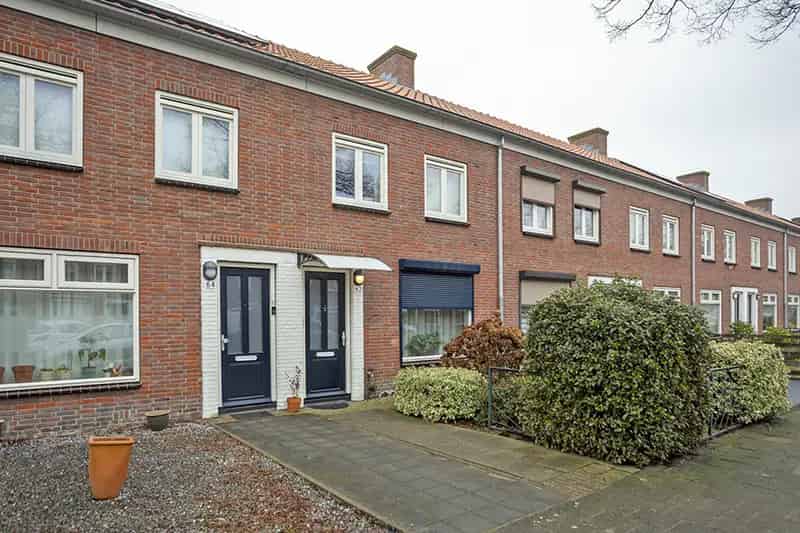 Ruime eengezinswoning nabij winkels en school