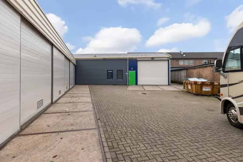 Bedrijfshal te Huur Apeldoorn 525m2 Kantoor 40m2