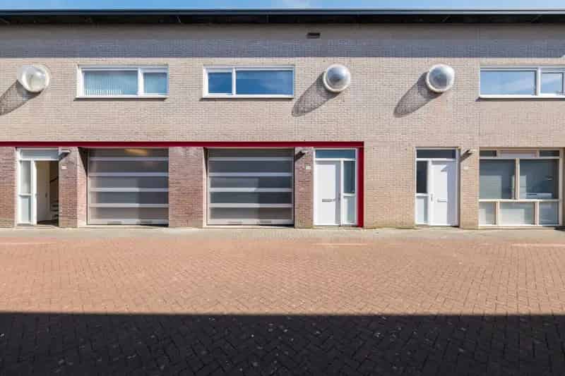 Bedrijfshal Hellevoetsluis 120m2 te huur