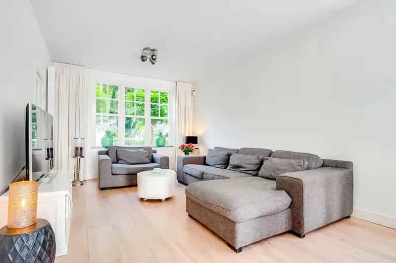 Tweekapper Den Dolder 168m2 5 slaapkamers Bijgebouw
