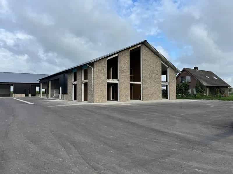 Bedrijfshal te huur Dodewaard 698m2 Kantoorruimte Opslag Logistiek