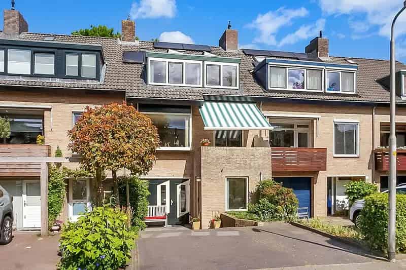 Ruime 5 Slaapkamer Split-Level Woning Rustenburg