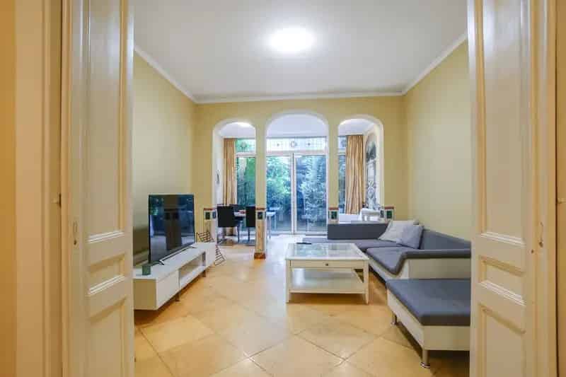 Huis te koop Rotterdam: 3 Appartementen, Parkeerplaats, Souterrain Potentie