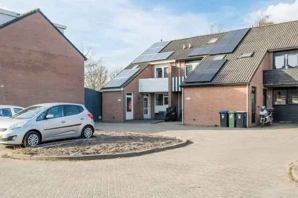 Ruime Hoekwoning 4 Slaapkamers Nabij Strand