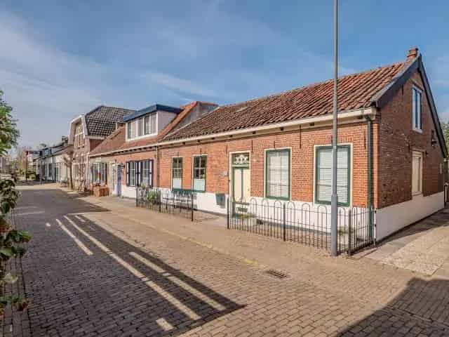 Ruime halfvrijstaande woning Nieuwdorp 4 slaapkamers grote tuin