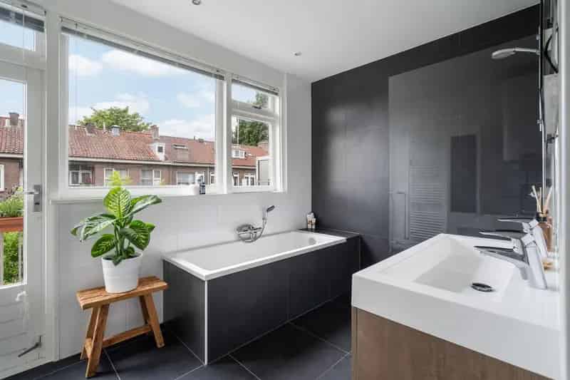 4 Kamer Appartement Blijdorp Ruim Balkon Goed Onderhouden