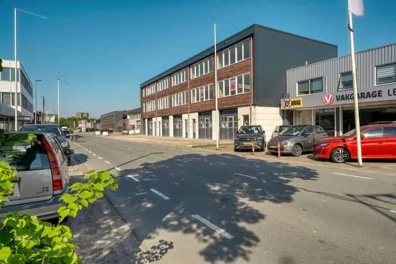 195 m2 bedrijfsruimte te koop in Leiderdorp