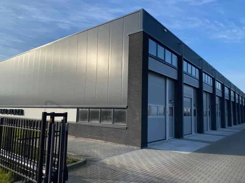 Bedrijfshal te Huur Zwaagdijk Oost 150m2