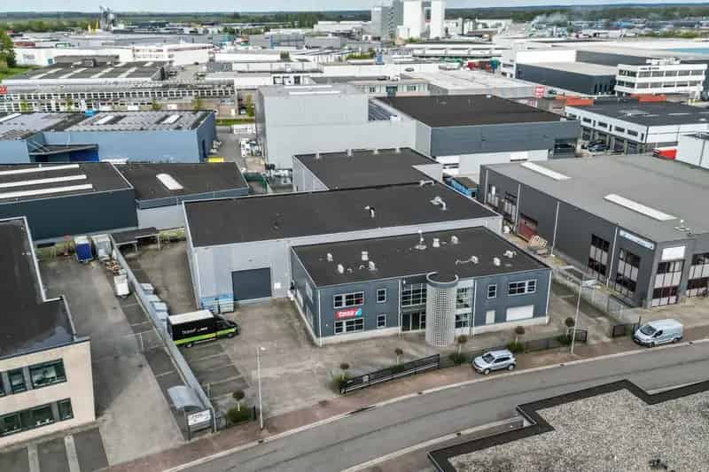 Bedrijfshal te koop Nijkerk 1602m2 Kantoor Entresol