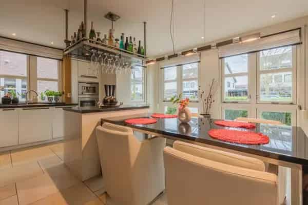 Ruime 4 Slaapkamers 2-onder-1-kapwoning Nijmegen Noord Energielabel A 12 Zonnepanelen