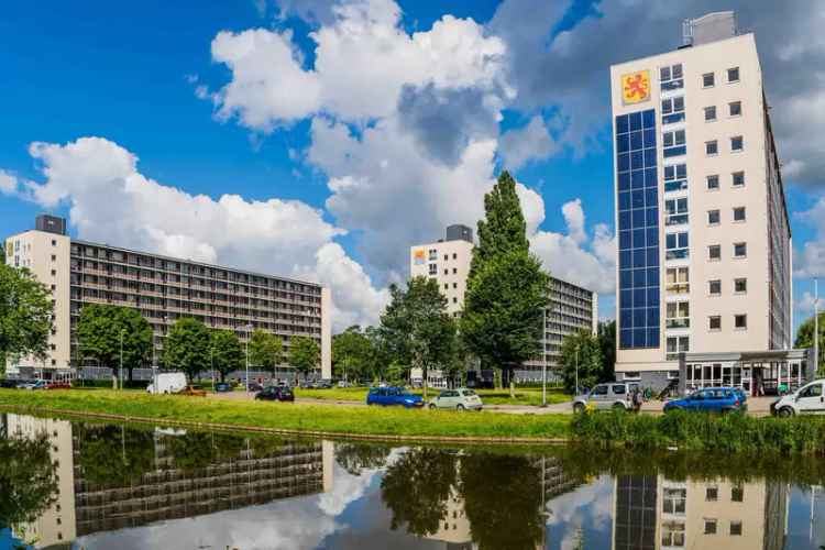 Overschie 4-kamer appartement nabij winkels en uitvalswegen