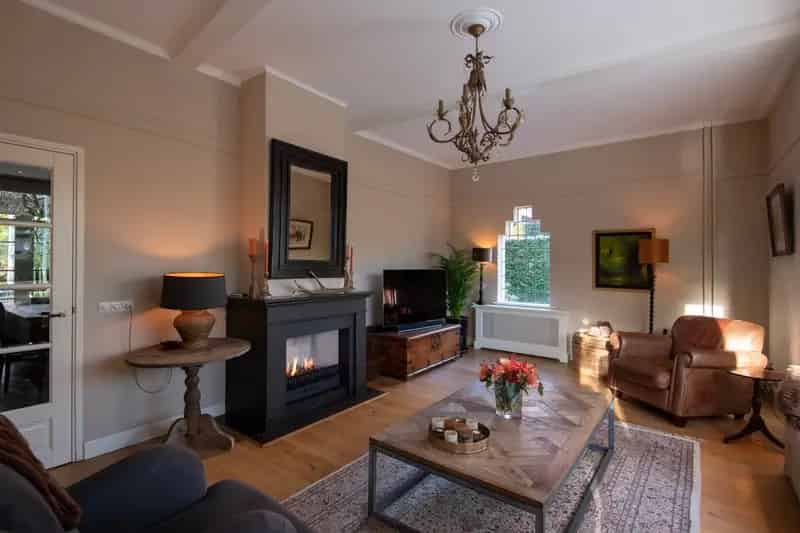 Luxe Villa Spitshuize Apeldoorn 6 slaapkamers Grote Tuin
