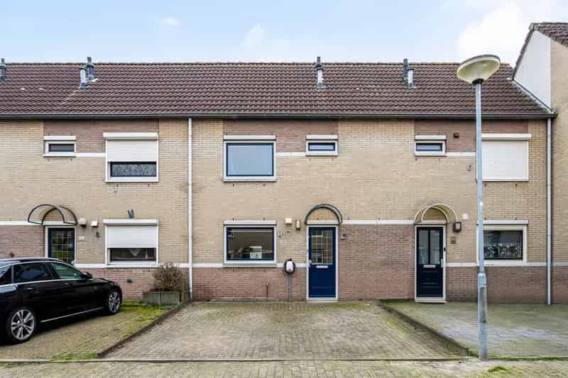 Tussenwoning De Maaspoort 3 slaapkamers tuin parkeerplaats