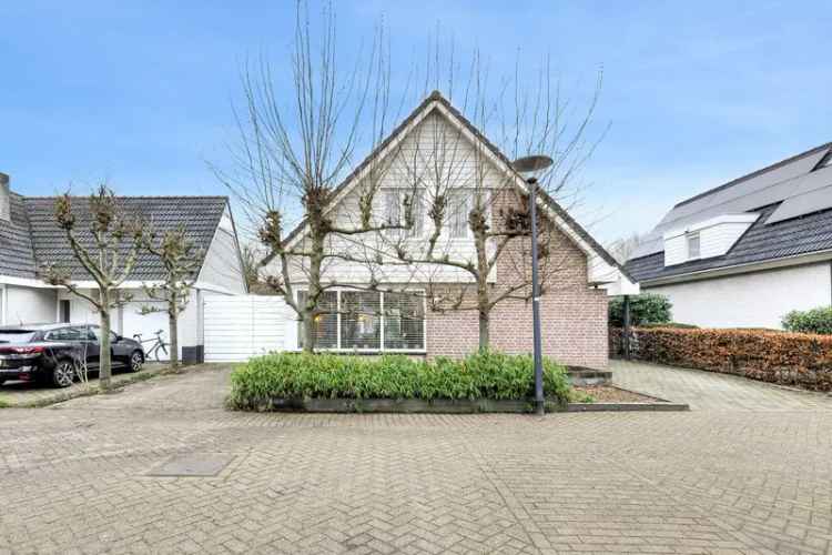 5 Slaapkamers Huis Te Koop Oosterhout Grote Tuin Uitstekende Isolatie