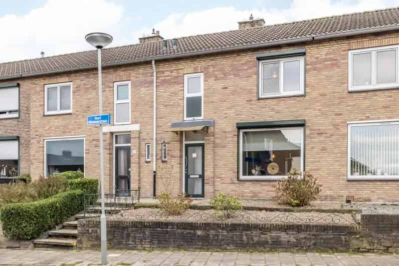 Instapklare Tussenwoning Schaesberg 3 Slaapkamers Zonnepanelen
