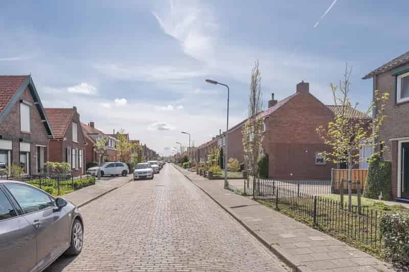 Tussenwoning Krabbendijke: Diepe Tuin Zonnepanelen Airco