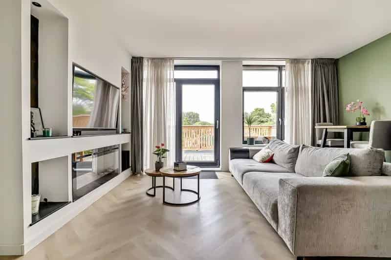 Appartement te koop Poortugaal: 2-kamer appartement met dakterras