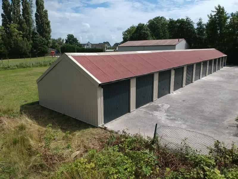 Garageboxen te Koop Nibbixwoud - 11 Bergingen - Recent Gerenoveerd