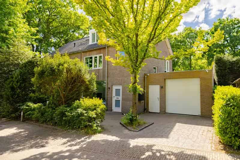 Huis te koop Aerdenhout: Luxe gerenoveerde 2-onder-1 kapwoning