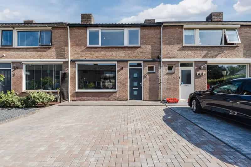Huis te koop Epe: Instapklare tussenwoning 82m2