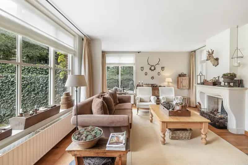 Ruime Jaren 30 Hoekwoning Brielle 4 Slaapkamers Grote Tuin