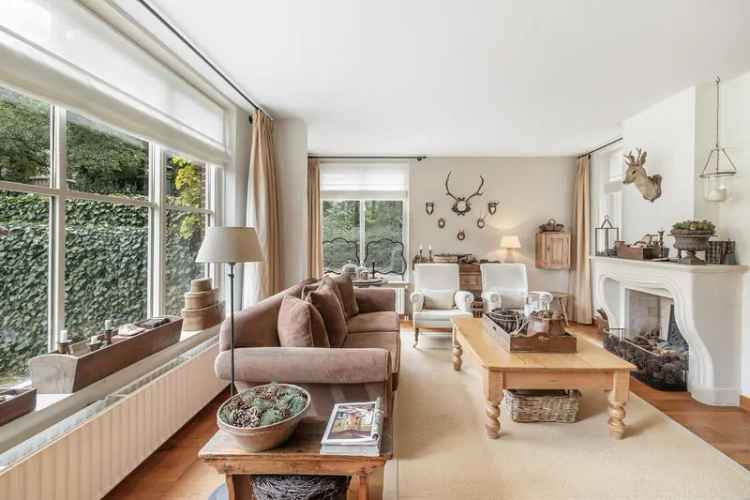 Ruime Jaren 30 Hoekwoning Brielle 4 Slaapkamers Grote Tuin