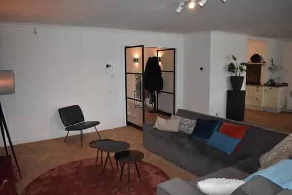 Ruim Appartement Eindhoven Centrum 125m2 Visgraatvloer Parkeerplaats