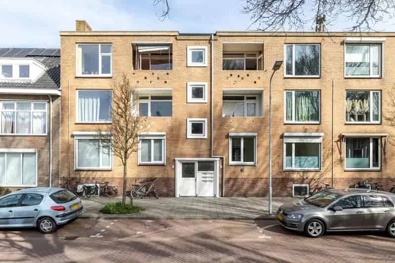 3 Kamerappartement nabij Centrum  met 2 Balkons