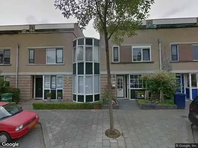 Tussenwoning te Almere 136m2 1991 Nabij Openbaar Vervoer